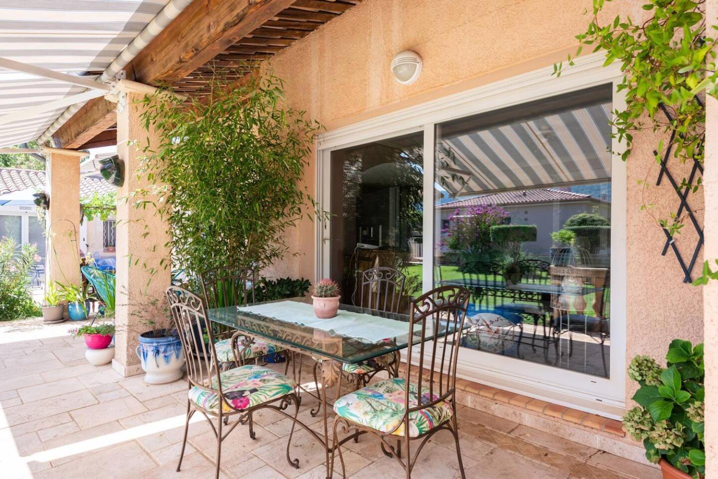 Chambre Et Table D'Hotes Villa Pomponette Нанс-ле-Пен Екстер'єр фото
